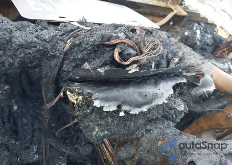 2019 Ford Transit z USA, uszkodzony, nr VIN 1FTYR2CM1KKB66361